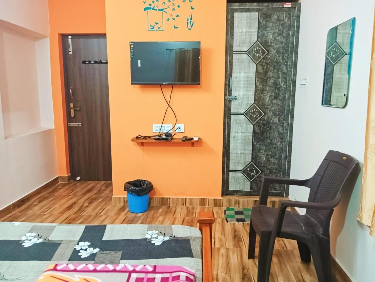 ホテル Kpr Residency Near Isha - Adiyogi Alāndurai エクステリア 写真